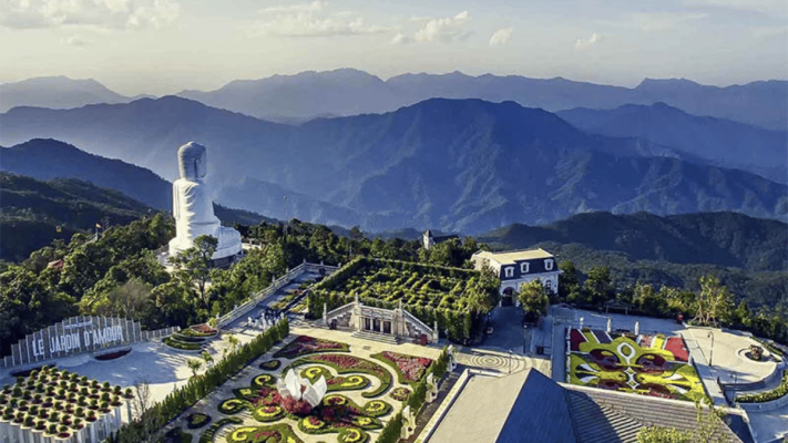 Linh Ung Pagoda at bana hills