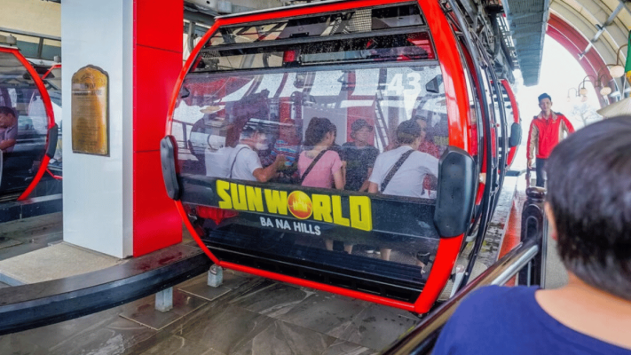 Cable car route from Toc Tien station to L'Indochine station