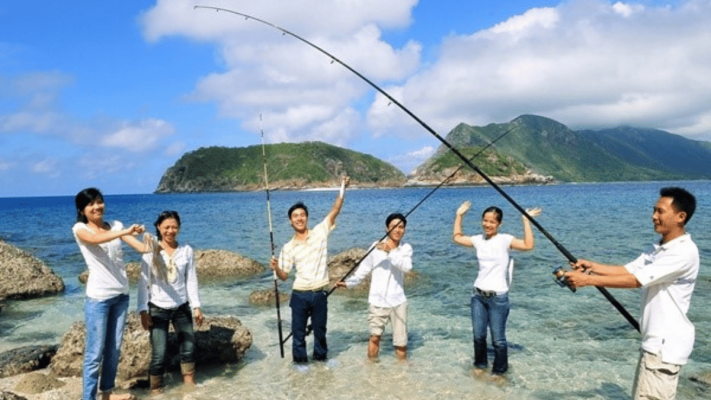 Fishing at Cham Island