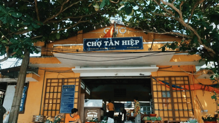 Visit Tan Hiep Market