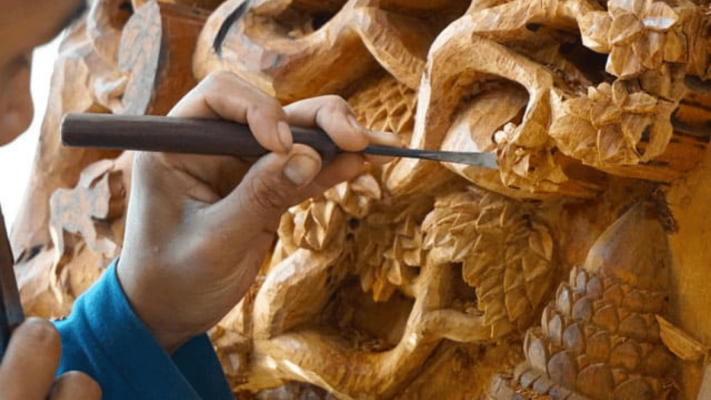 Exquisite carving techniques