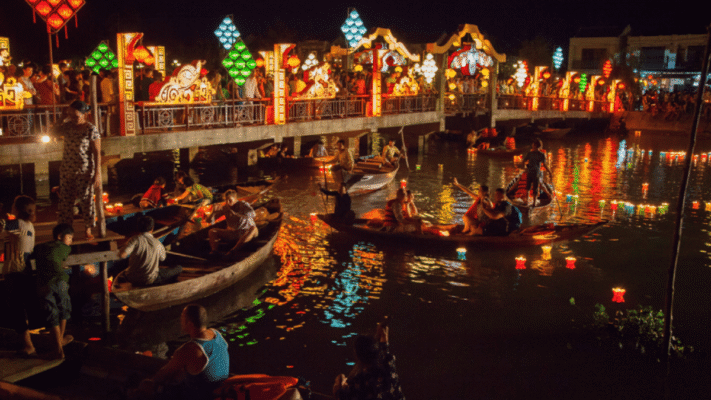 The sparkling picture of Hoi An Lantern Festival 2025