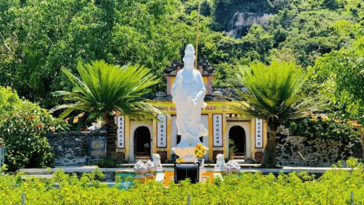 Visit Hai Tang Pagoda and Cham Ancient Well