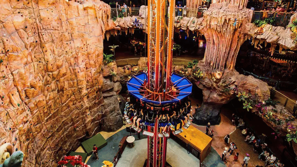 Free fall tower at Ba Na Hills